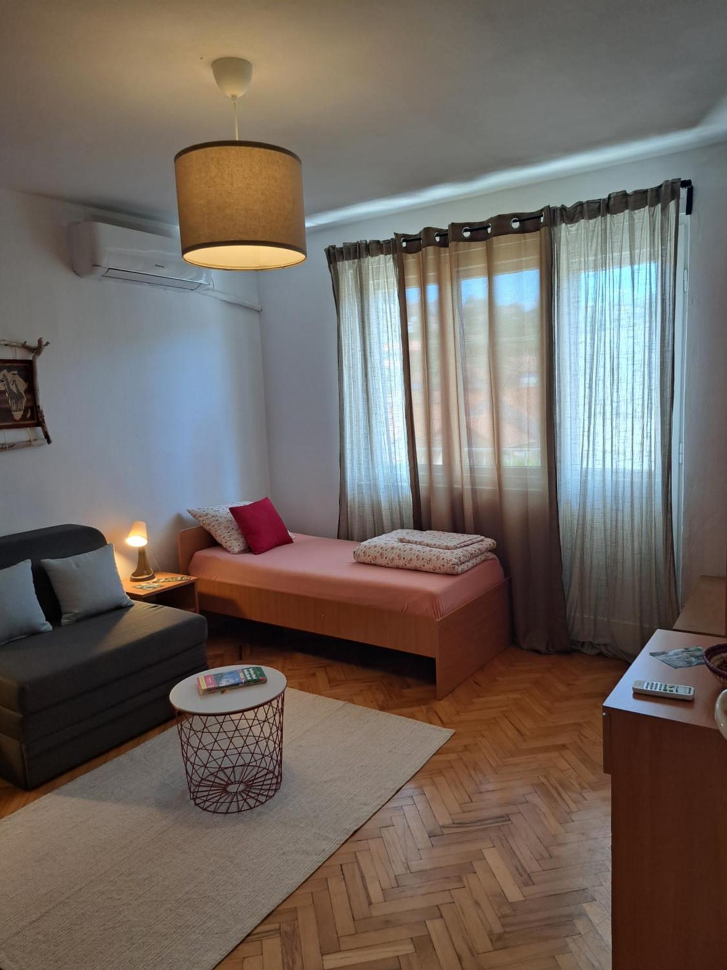 Faris Apartment Donji Milanovac Ngoại thất bức ảnh